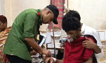 ফুটবল খেলা দেখতে গিয়ে কিশোরকে ছুরিকাঘাতের অভিযোগ