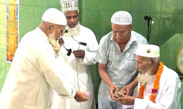 সেনবাগে ৪৪ বছর খেদমত শেষে খতিবকে রাজকীয় বিদায়, অশ্রুসিক্ত মুসল্লিরা