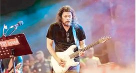 ইতালিতে কনসার্ট ঘিরে বিতর্ক, যা বললেন জেমস’র ম্যানেজার