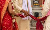 ৫ সন্তানের মাকে নিজ হাতে প্রেমিকের সঙ্গে বিয়ে দিলেন স্বামী