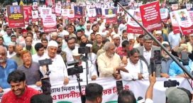 বাংলামোটর থেকে সংসদ অভিমুখে পদযাত্রা