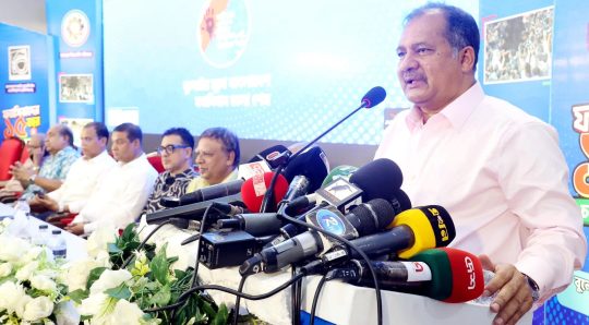 চক্রান্ত না করে দেশ গড়ার কাজে আত্মনিয়োগ করুন : তথ্যমন্ত্রী