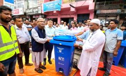 লক্ষ্মীপুর পৌর শহর পরিচ্ছন্ন রাখতে ২শ ডাস্টবিন স্থাপন