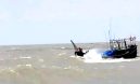 হাতিয়ায় ৩ ট্রলারডুবি, ৪৮ জেলে উদ্ধার