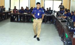 প্রশিক্ষণার্থীদের ক্লাস নিলেন পুলিশ সুপার