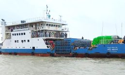 সিট্রাক-ট্রলার চললেও ফেরি বন্ধ, বিআইডব্লিউটিসির সিদ্ধান্তে যাত্রীদের ক্ষোভ