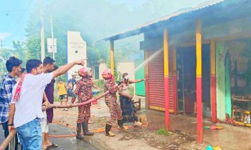 সেনবাগে প্রবাসীর মার্কেটে অগ্নিকাণ্ড, ক্ষয়ক্ষতি প্রায় ৫ লাখ টাকা
