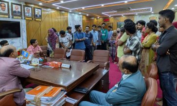 নোবিপ্রবির মাইক্রোবায়োলজি চেয়ারম্যানের অব্যাহতির আদেশ পুনর্বিবেচনার দাবিতে স্মারকলিপি