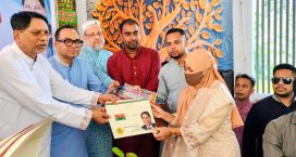 কবিরহাটে কৃতি শিক্ষার্থীদের ছাত্রদলের সংবর্ধনা
