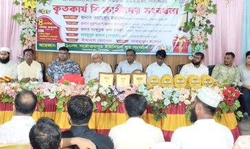 বেগমগঞ্জে এসএসসি ও দাখিলে কৃতকার্য শিক্ষার্থীদের সংবর্ধনা