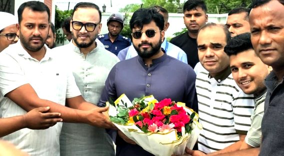 কোম্পানীগঞ্জে প্রতিমন্ত্রী ইশরাকের সফর, নেতাকর্মীদের সঙ্গে মতবিনিময়